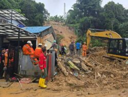 Gubernur Kepri Ansar Ahmad Tinjau Langsung Lokasi Bencana Longsor di Batam