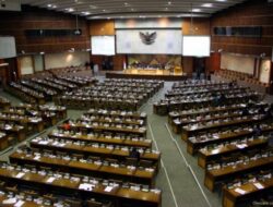 Sarkiman Minta Pemkab Lebak Perbaiki Jalan Rusak Menuju Wisata Baduy