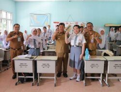 Gubernur Babel, Hidayat Arsani Semangati Siswa SMKN 1 Pangkalpinang: Jangan Malu Bekerja Apapun