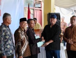 Menteri ATR/BPN, Nusron Wahid Serahkan 811 Sertifikat Tanah Tutupan Jepang Ke 680 Warga Jogja