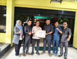 Ahmad Labib Salurkan 23 Ekor Hewan Kurban Ke DPD II Partai Golkar Gresik