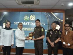 Adies Kadir Apresiasi Kinerja Kejati Jatim Selesaikan Perkara Hukum