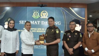 Adies Kadir Apresiasi Kinerja Kejati Jatim Selesaikan Perkara Hukum