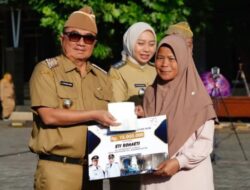 Bupati Garut, Abdusy Syakur Amin Kucurkan Dana Rutilahu Rp. 15 Juta Per Rumah