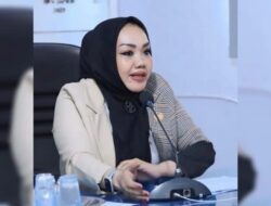 Astati Tajuddin Apresiasi Pemberian Seragam Sekolah Gratis Untuk Siswa Baru di Bulukumba