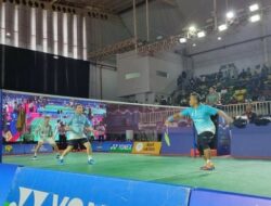 Lawan Kapolri, Menteri ESDM Bahlil Lahadalia Takluk 3 Set di Laga Bulutangkis Piala Kapolri