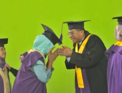 Wisuda Sekolah Lansia di Bandung, Wagub Jabar Erwan Setiawan: Ini Perayaan Martabat dan Cinta Tak Bersyarat