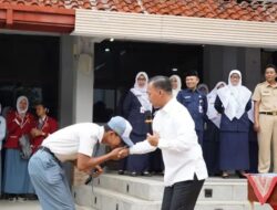 Inisiasi Gerakan Ayah Antar Anak di Hari Pertama Sekolah, Mendukbangga Wihaji Ingin Atasi Krisis Fatherless