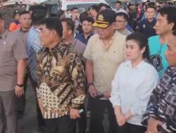 Bupati Sitaro, Chyntia Kalangit Tinjau Langsung Pelabuhan Manado Pasca Kebakaran KM Barcelona VA