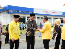 Tiba di Gorontalo, Ketua Umum Partai Golkar Bahlil Lahadalia Disambut Adat Mopotilolo