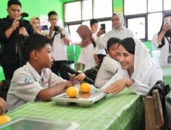 Tinjau MBG di SDN Rawabadak Subang, Wamendag Dyah Roro Sebut MBG Berhasil 99 Persen