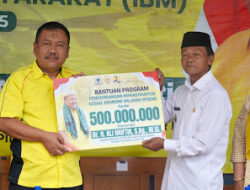 Ali Mufthi Serahkan Bantuan Rp. 500 Juta Untuk Infrastruktur Desa di Ponorogo