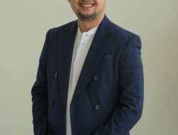 Dari Dosen ke Parlemen, Ade Sukron Angkat Marwah Partai Golkar di Kabupaten Bekasi