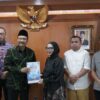 Walikota Bontang, Neni Moerniaeni Bahas Strategi Pengentasan Kemiskinan Bersama Mensos