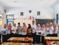 Fakih Pilihan Beri Bantuan Laptop Untuk Pelajar SD di Kabupaten Malang