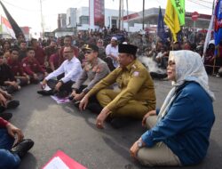 Duduk Bareng Pendemo, Wagub Idah Syahidah Janji Kawal Aspirasi Mahasiswa