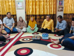 Taufan Pawe Takziah ke Rumah Duka Dandi, Ojol Korban Pengeroyokan Saat Demo di Makassar