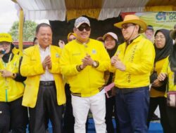 HUT ke-61, DPD II Partai Golkar Kabupaten Bekasi Bagikan 2.700 Paket Sembako Gratis di Tambelang
