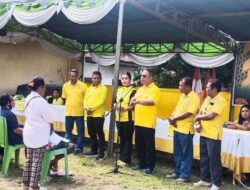 DPD II Partai Golkar Ende Gelar Pasar Murah, 1.000 Paket Sembako Ludes Diserbu Warga