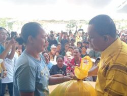 Warga Antusias Serbu Pasar Murah Partai Golkar NTT, Melki Laka Lena Tambah Pelayanan Agar Semua Kebagian