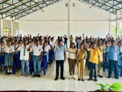 Melchias Mekeng Ajak Siswa SMAN 1 Soa Hayati Empat Pilar dan Dukung Program MBG Presiden Prabowo