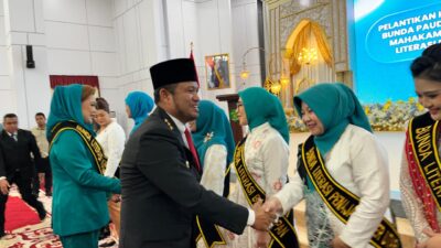 Sarifah Suraidah Dikukuhkan Sebagai Bunda Literasi Kaltim, Siap Wujudkan Generasi Emas