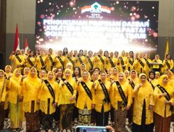 Hetifah Kukuhkan PD KPPG Jatim di Bawah Mitroatin, Dorong Partisipasi Perempuan Perkuat Ekonomi Nasional