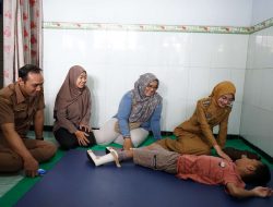 Wujud Kepedulian, Walikota Vinanda Prameswati Serahkan Bantuan bagi Penyandang Disabilitas di Kediri