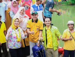 HUT Ke-61 Partai Golkar, Teti Rohatiningsih dan Mitra Patriasmoro Gelar Jalan Sehat dan Mancing Gratis