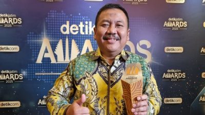Ali Mufthi Terima detikJatim Awards 2025 atas Kiprah Dorong Ekonomi Perdesaan