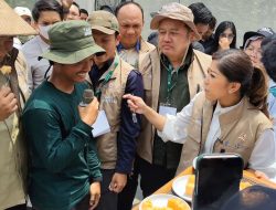 Menkomdigi Meutya Hafid Panen Melon Digital di Sragen: IoT Bikin Buah Lebih Manis dan Hemat Pupuk 50 Persen