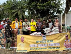 DPP Partai Golkar Memberikan Bahan Kebutuhan Pokok Untuk Korban Banjir di Langkat, Sumut