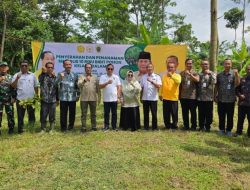 Firman Soebagyo Salurkan 10 Ribu Bibit Kelapa ke Petani Kecamatan Cluwak Pati