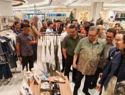 Bersama Sejumlah Menteri, Airlangga Hartarto Tinjau Kesiapan BINA Indonesia Great Sale 2025