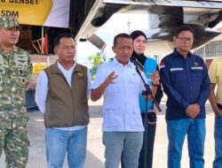 Menteri ESDM Bahlil Lahadalia Kirim 1.000 Genset ke 224 Desa Aceh yang Belum Teraliri Listrik