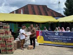 Andar Amin Harahap Salurkan Bantuan Sembako untuk Warga Terdampak Banjir di Tapsel