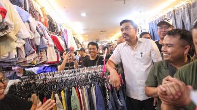 Kunjungi Pasar Senen, Menteri UMKM Maman Abdurrahman Dengar Langsung Aspirasi Pedagang Thrifting