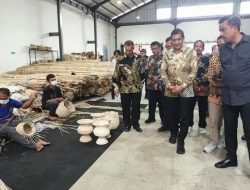 Menteri UMKM Maman Abdurrahman Lepas Ekspor Furnitur Rotan ke Spanyol, Resmikan RPB di Sukoharjo