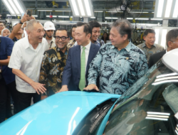 Airlangga Hartarto Resmikan Fasilitas Manufaktur VinFast Subang, Jadi Yang Pertama di Asia Tenggara