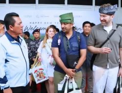 Diiringi Tanjak dan Tari Melayu, Gubernur Kepri Ansar Ahmad Sambut Wisman Perdana 2026 di Bintan