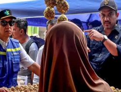 Menteri Maman Abdurrahman Tinjau Pasar Kualasimpang, Pastikan Percepatan Pemulihan UMKM Pasca Banjir