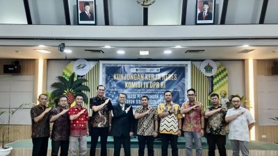 Adrianus Asia Sidot Kunjungi PTPN IV Kalbar, Tegaskan Peran Strategis Sawit Dukung Ketahanan Pangan