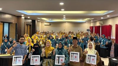 Hetifah dan Tati Noviati Berdayakan Ekonomi Perempuan Cirebon Lewat Pelatihan Pembuatan Empon-Empon