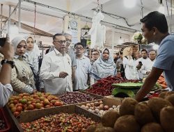 Yahya Zaini Tinjau Peredaran Pangan Ramadan di Pasar Jambu Dua Bogor, Soroti Temuan Boraks