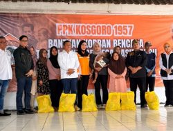 Sari Yuliati Salurkan Bantuan bagi Korban Longsor di Bandung Barat