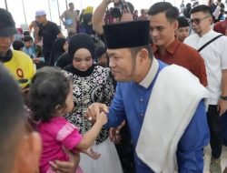 Gubernur Rudy Mas’ud Diserbu Ribuan Warga! Silaturahmi Lebaran di Kaltim Membludak