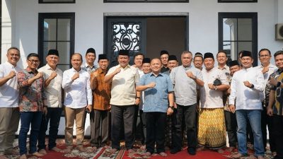 Tanpa Undangan, Rumah Sarmuji Diserbu Kader! Halal Bihalal Partai Golkar Jatim Membludak