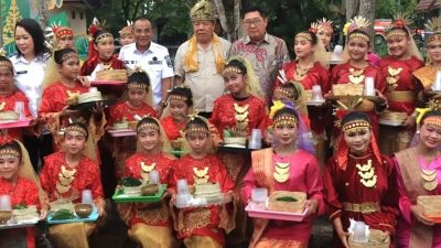Gubernur Babel Hidayat Arsani Ajak Generasi Muda Lestarikan Tradisi Menyirih di Festival Napak Sire Belitung