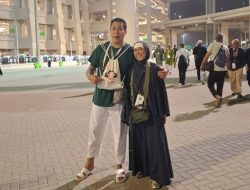 Di Tengah Lempar Jumrah, Menkomdigi Meutya Hafid Disambut Hangat Jamaah Haji Indonesia