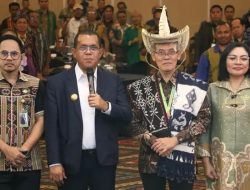 Di Tengah Ledakan AI, Gubernur NTT Melki Laka Lena Tegaskan Masa Depan Generasi Tetap Ditentukan Guru